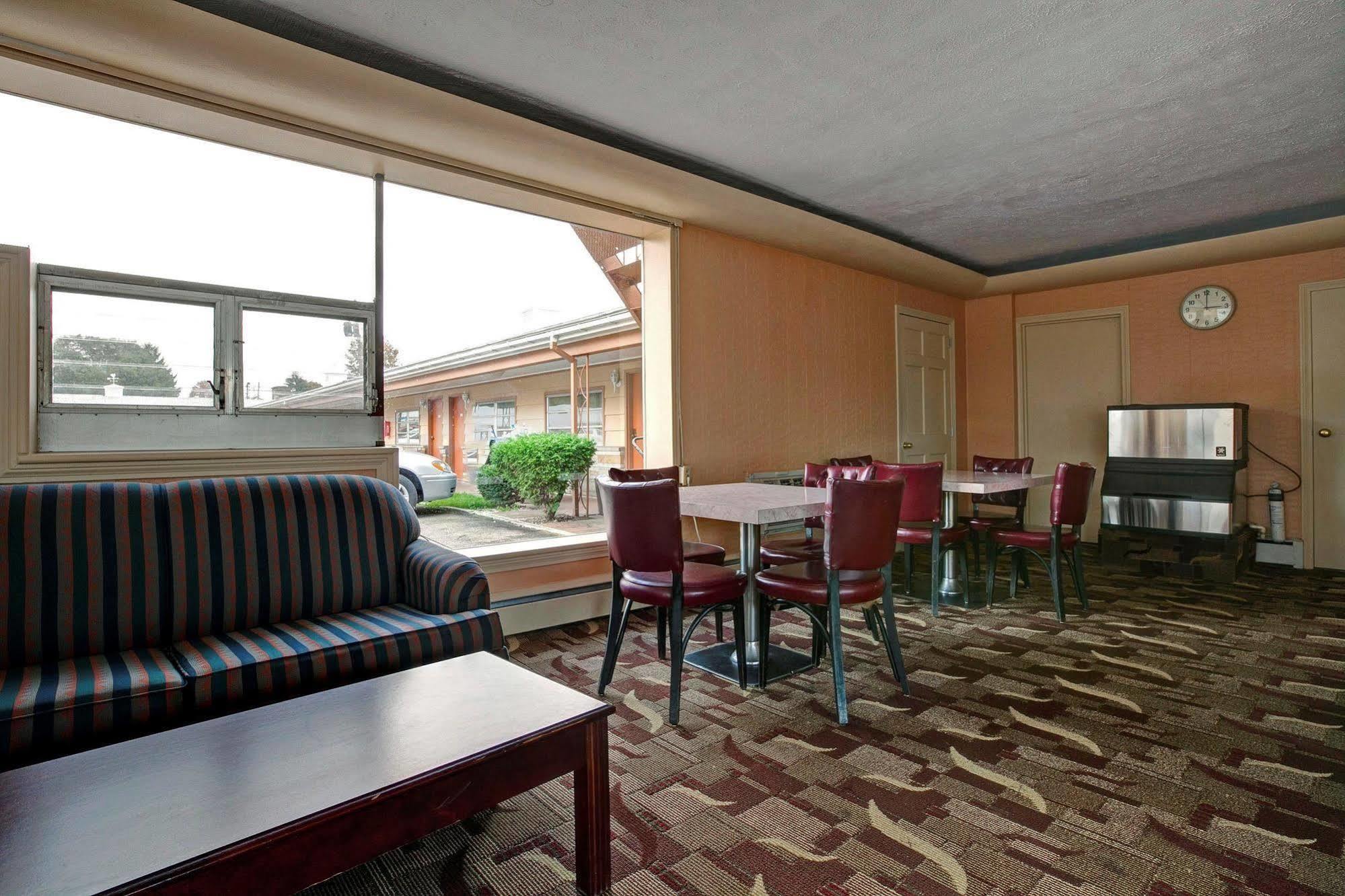 Americas Best Value Inn Bradford Restaurant foto