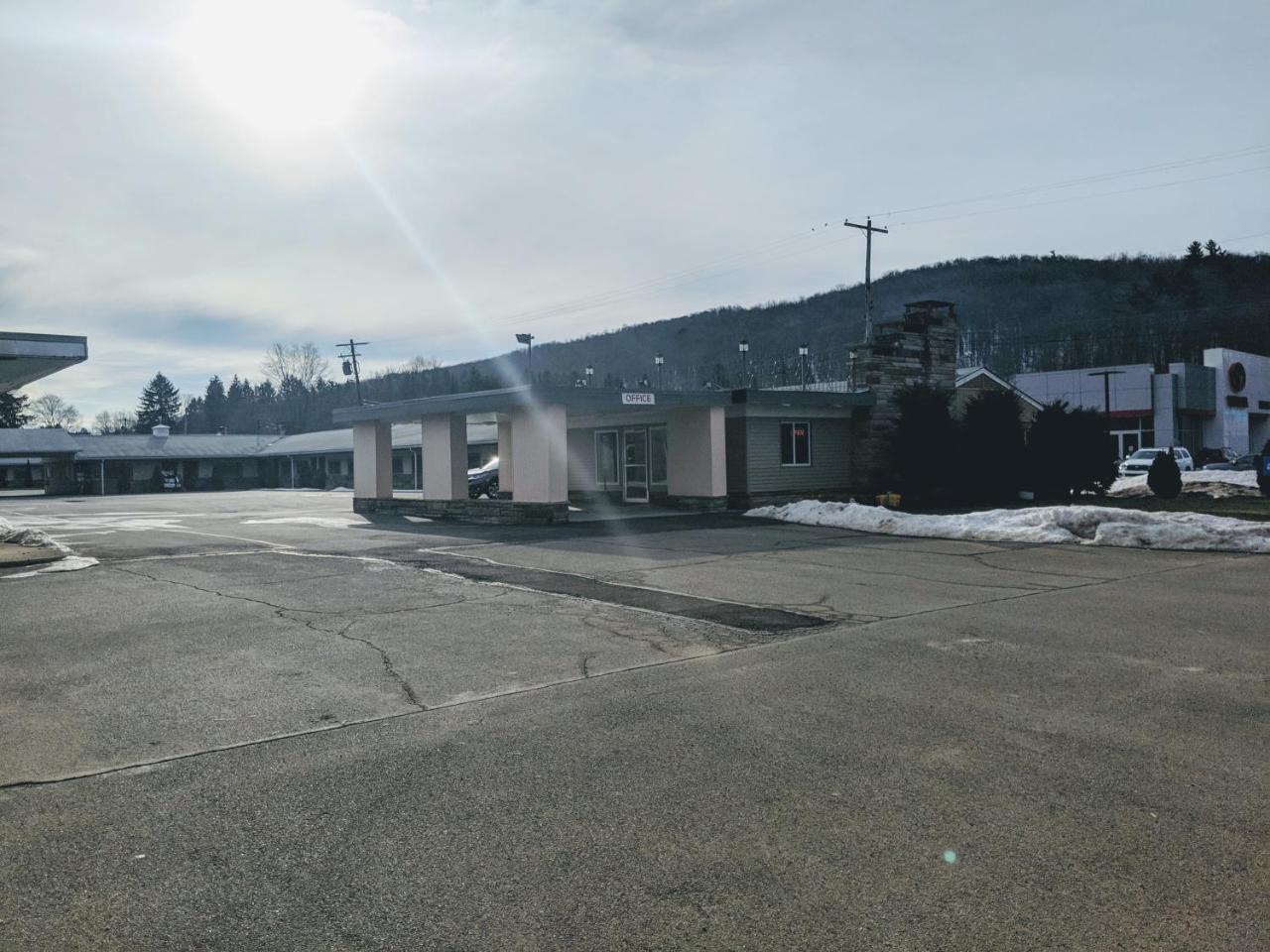 Americas Best Value Inn Bradford Exterior foto